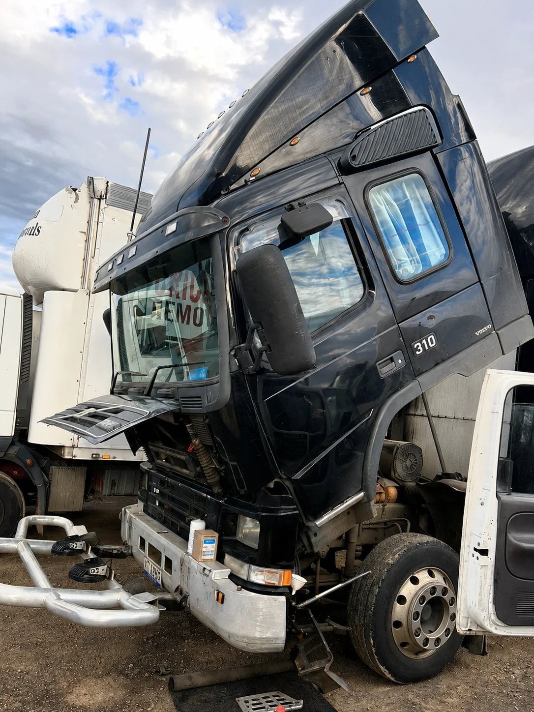Trucks & Commercial